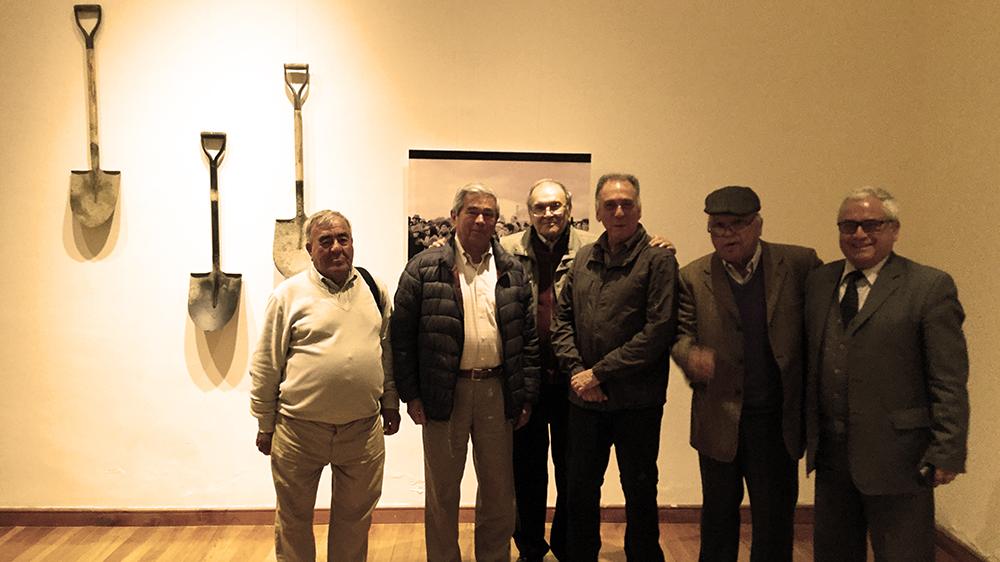 Raúl Piña, ex funcionario CORA; Jorge Pinto, Premio Nacional de Historia; Rodrigo Iribarren, Director Museo GGV; Patricio Cerda y Hernán Cortés, Docentes de la Universidad de La Serena en la inauguración de la exposición “La Tierra Para el Que la Trabaja