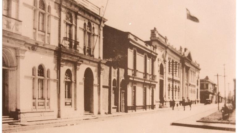 Calle Matta de La Serena, principios del siglo XX. A la izquierda se aprecia la Casa de Gabriel González Videla.