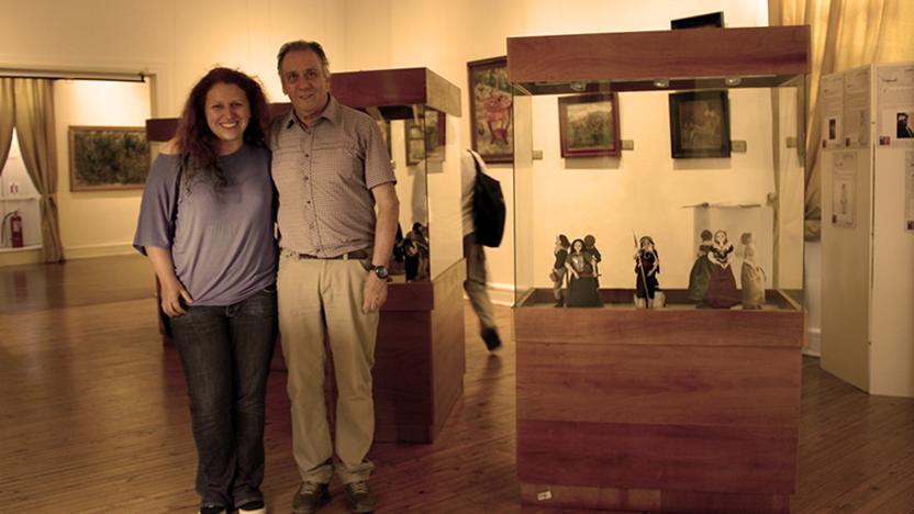 Susan Christen Grandjean artesana y Rodrigo Iribarren director Museo Histórico González Videla Susan Christen Grandjean artesana y Rodrigo Iribarren director Museo Histórico González Videla, dan por abierta la exposición "Rayen Artdolls, personajes del imaginario y tradición chilena: mujeres del Pueblo, Historia y Mitos de Chile".