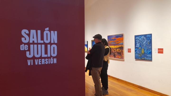 acceso a exposición VI Salón de Julio
