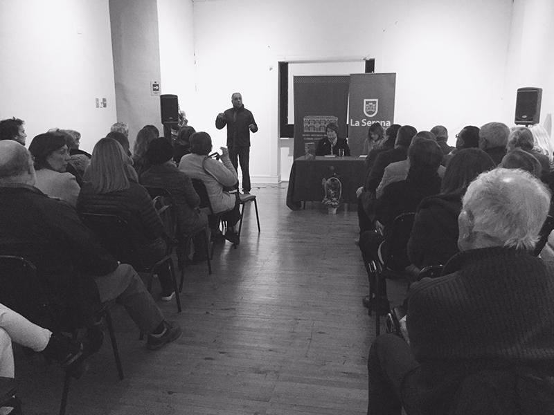 Rodrigo Iribarren, Director del Museo Histórico Gabriel González Videla en la presentación de &amp;quot;Una Luz en la Sombra&amp;quot;