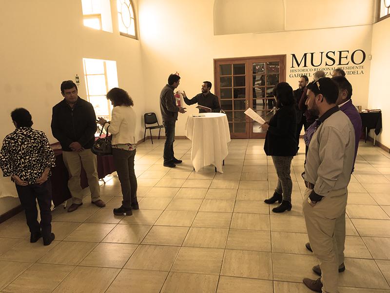 Público en el lanzamiento del libro Caleta Los Hornos en La Serena.