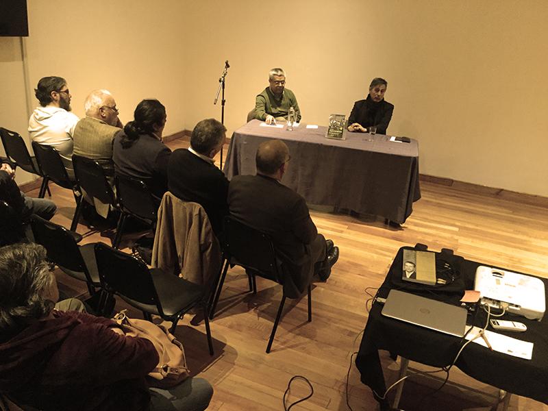 Cristián Pérez presentando su libro &amp;quot;Viaje a las Estepas ...&amp;quot;