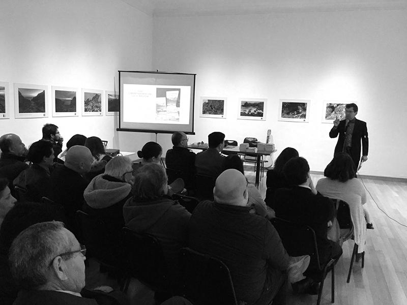 Eduardo Guzmán presentando sus libros en La Serena