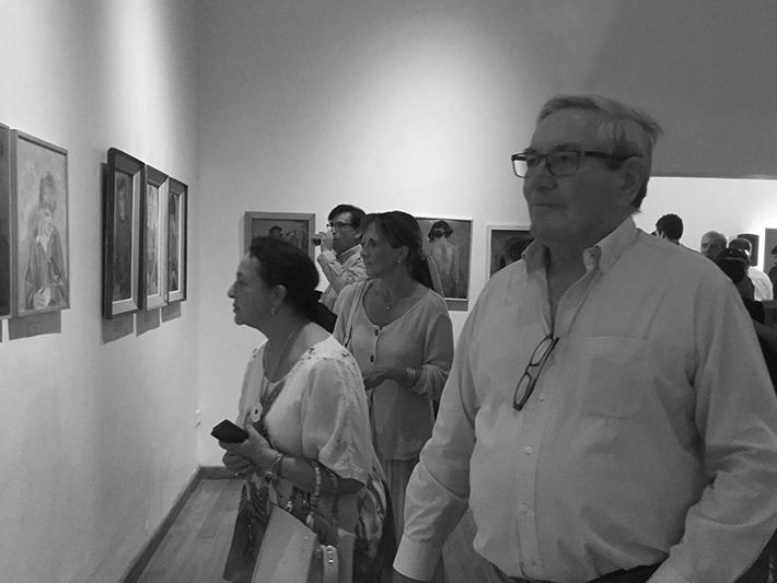 Visitantes de la inauguración de &amp;quot;Retrospectiva Óleos&amp;quot;.