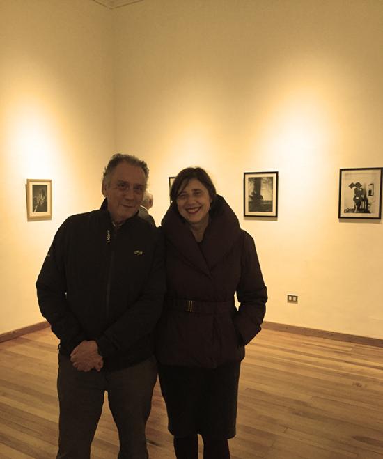 Evento inaugural de la exposición “buscándoME” de Nerina Toci en las salas de muestras temporales del Museo Histórico Gabriel González Videla.​