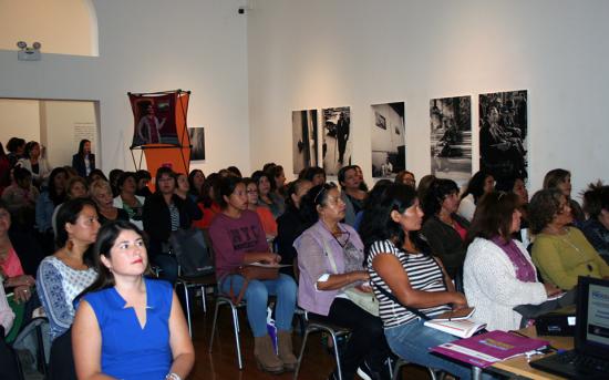 Charla de capacitación "Mujeres Emprendedoras", con la participación de BancoEstado.