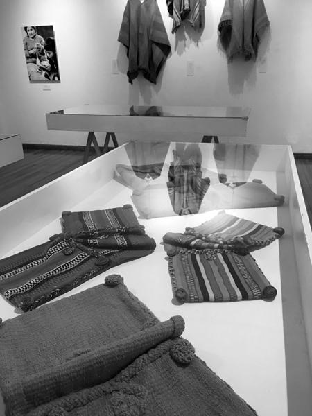 Vista de la exposición &quot;Urdiendo la Historia&quot;