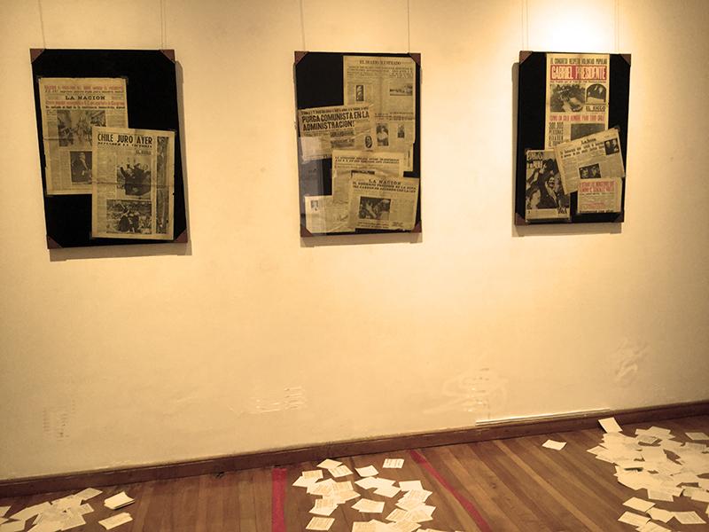 Material de prensa en seminario de historia en La Serena.