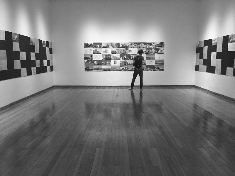 Apreciando la exposición &quot;Los Barrios del Plan Serena&quot;