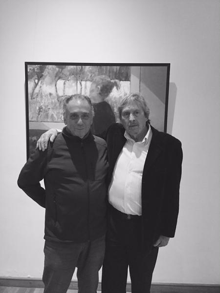 Rodrigo Iribarren, director del museo junto al pintor Cristian Castro