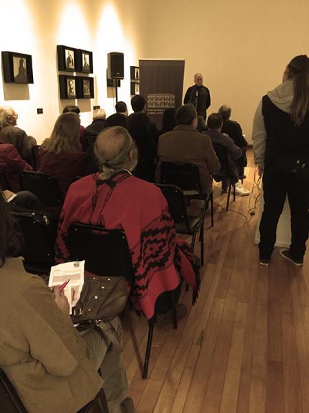 Rodrigo Iribarren conferenciando en seminario de historia en La Serena.