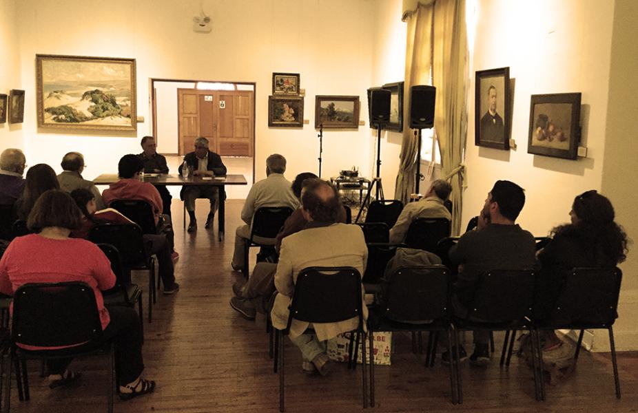 Charla inaugural de “La Tierra Para el Que la Trabaja, fotografías de Armindo Cardoso”.