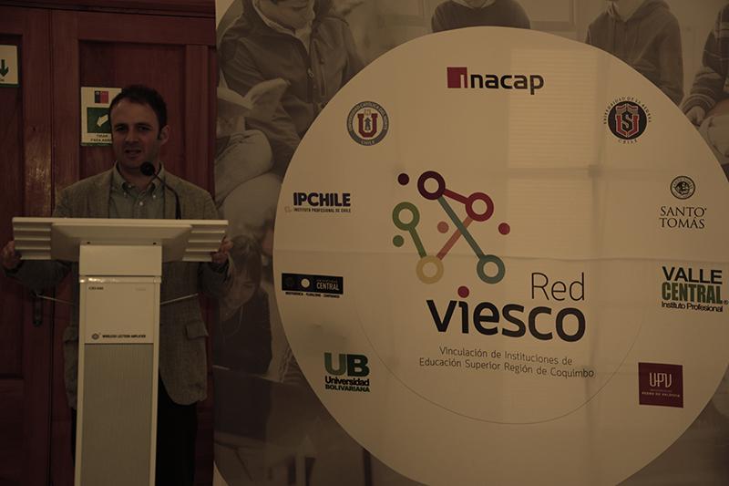 Matias Awad inaugurando &quot;So what&quot;