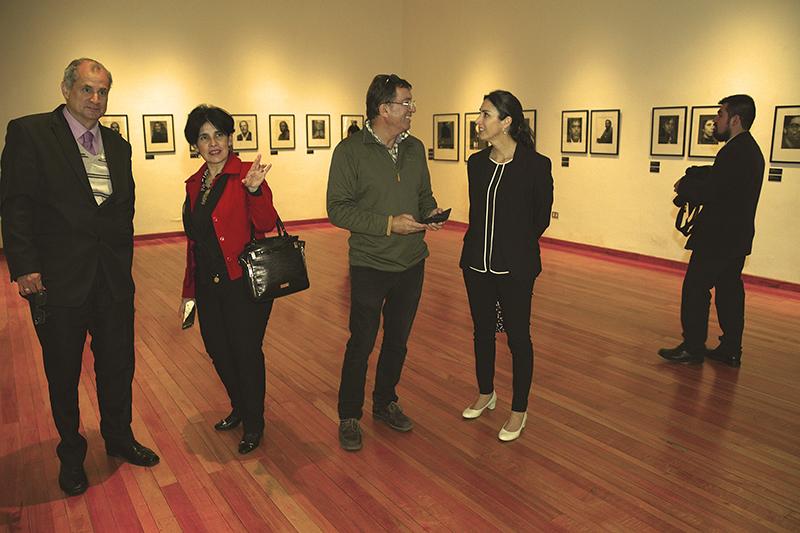 Asistentes a la inauguración de &quot;So what&quot;