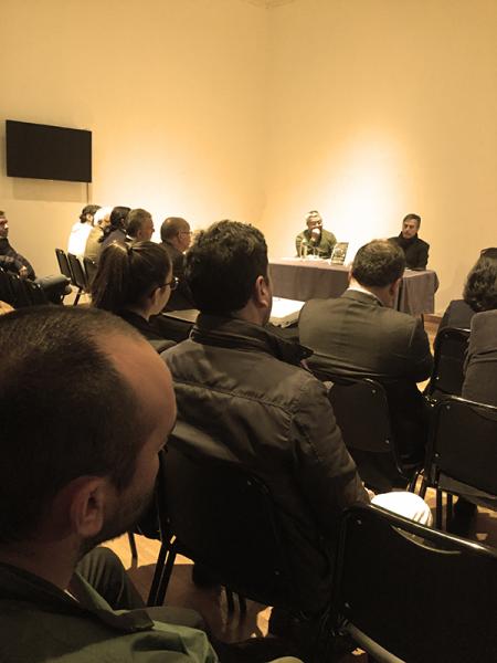 Público escuchando a Cristián Pérez