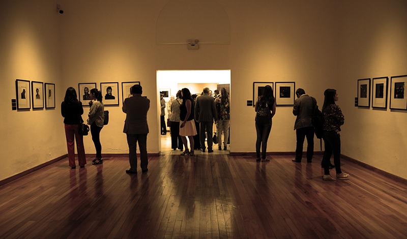 Asistentes a la exposición &quot;So what&quot; en La Serena