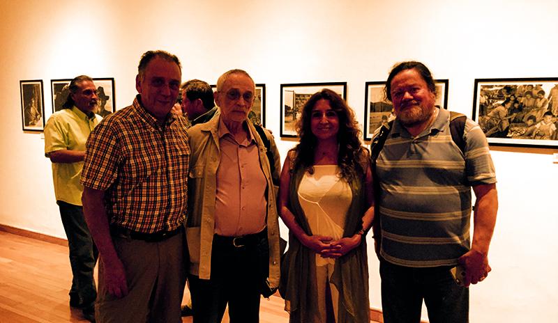 Marcelo Montealegre junto a amigos en la inauguración "La Reforma Inacabada" Marcelo Montealegre junto a amigos en la inauguración "La Reforma Inacabada"