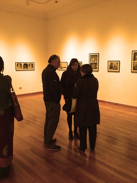 Recorriendo la muestra &quot;buscándoME&quot;