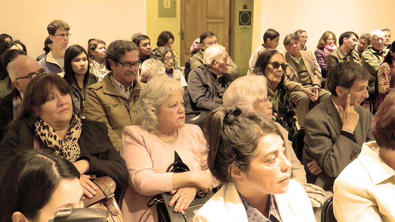 Público asistente en la charla de restauración en La Serena.