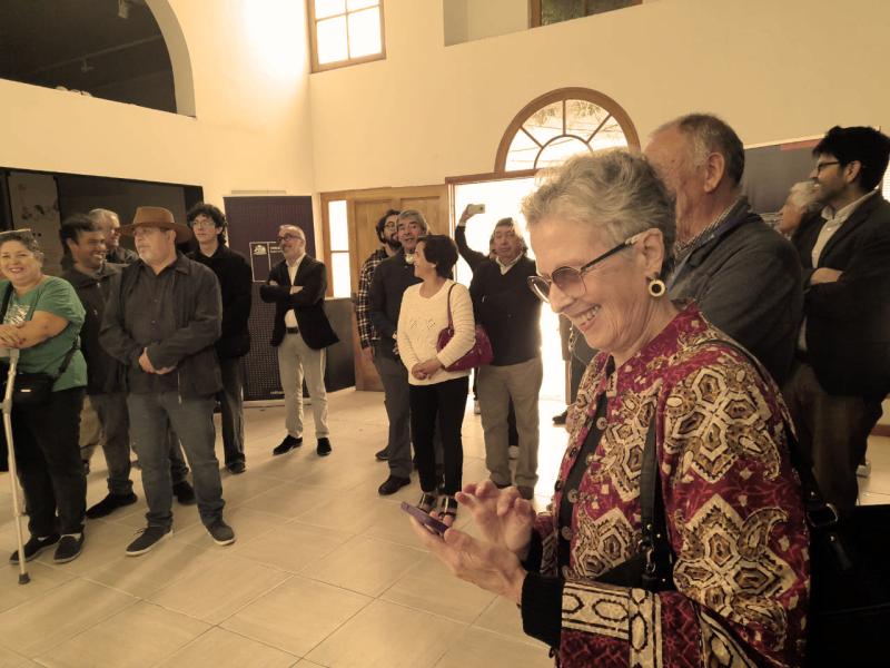 Asistentes a la inauguración de la exposición &quot;El Salvador, la máquina de habitar&quot;.