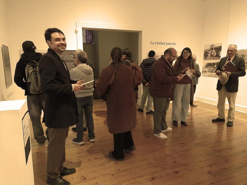 Público en la inauguración Inauguración de la exposición “Coquimbo 1880-1930: Vida, Tragedia y Cultura en Imágenes”